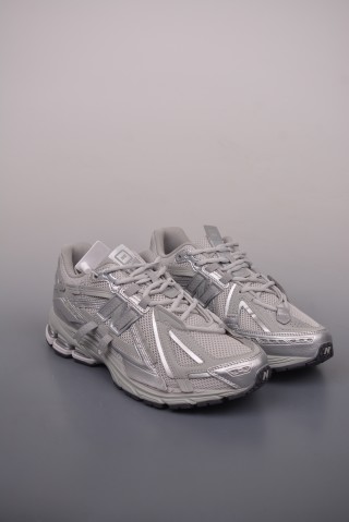 New Balance M1906 view 1