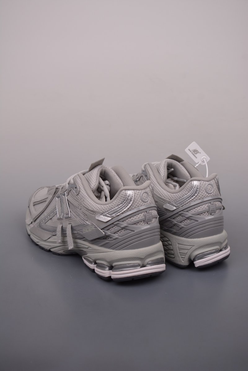 New Balance M1906 view