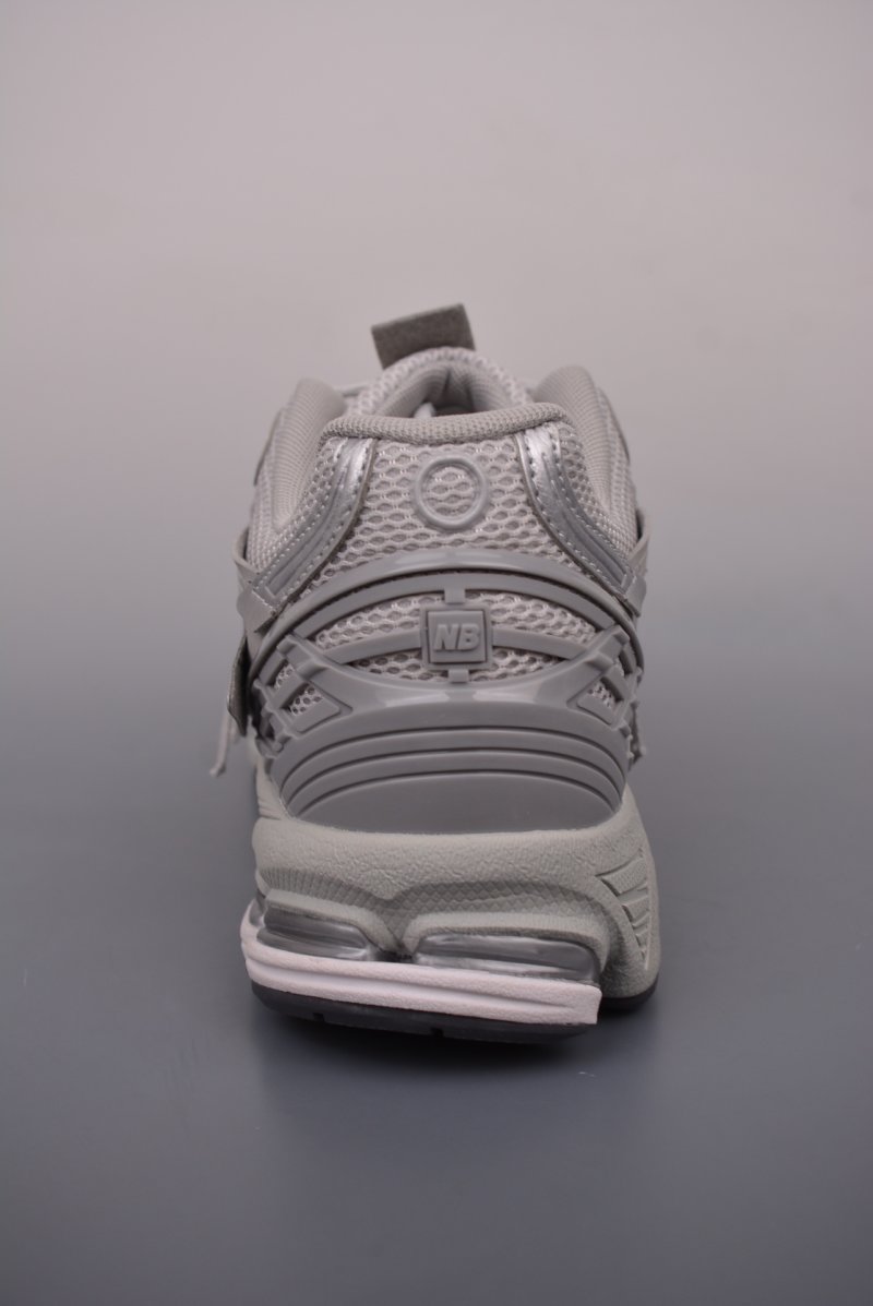 New Balance M1906 view