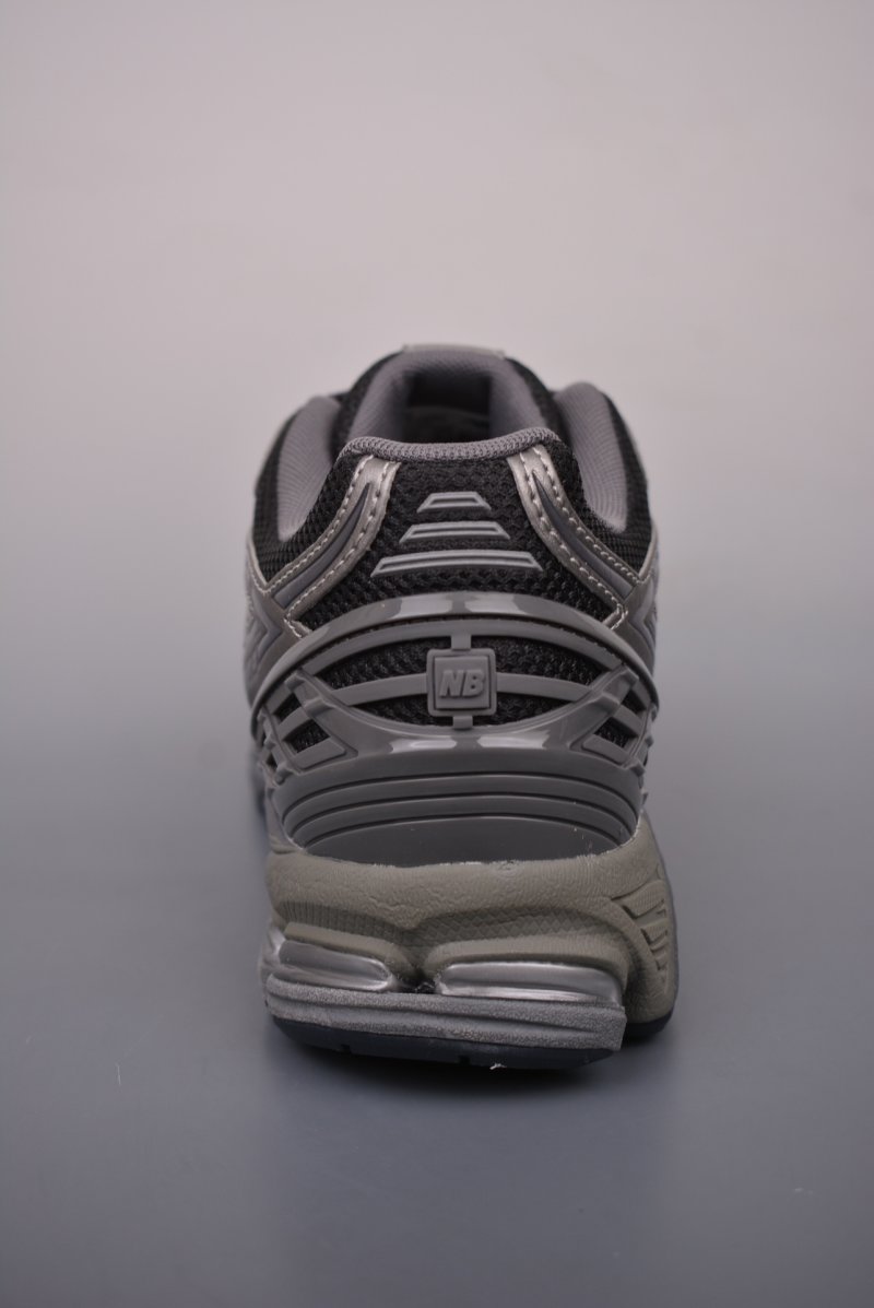 New Balance M1906 view