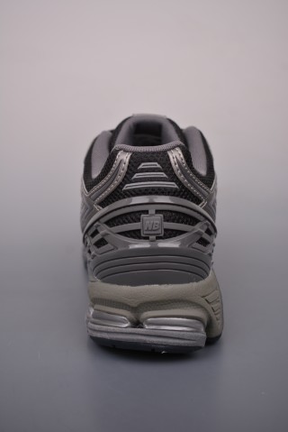 New Balance M1906 view 4