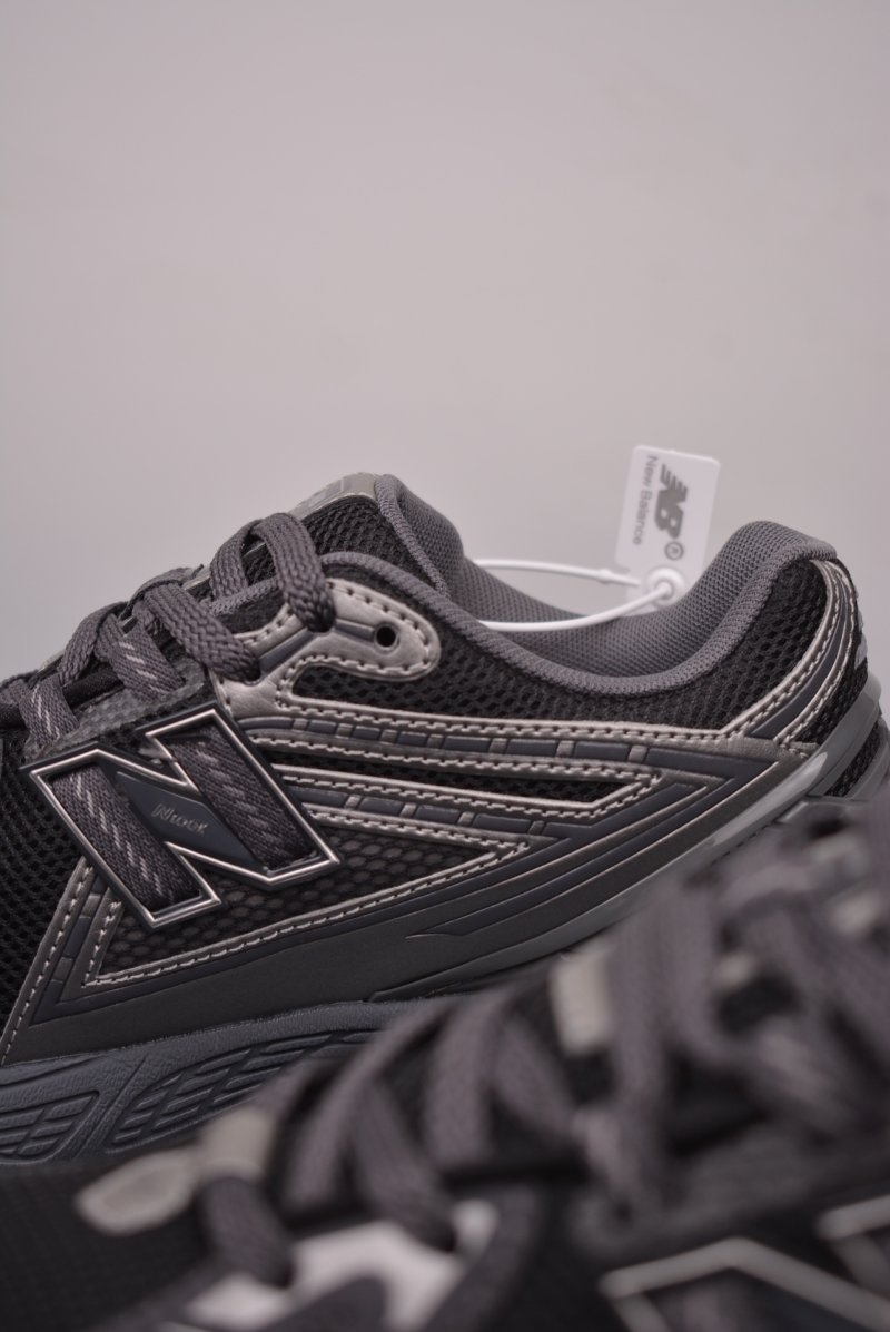 New Balance M1906 view