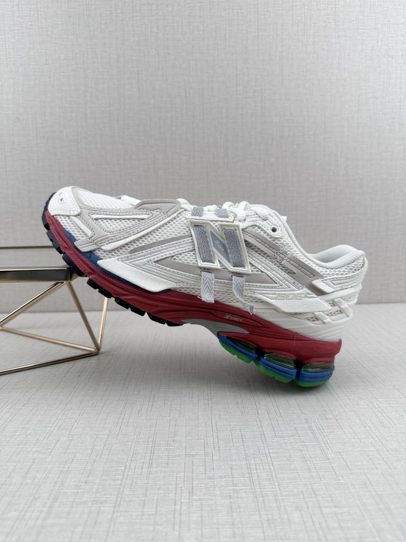 New Balance M1906