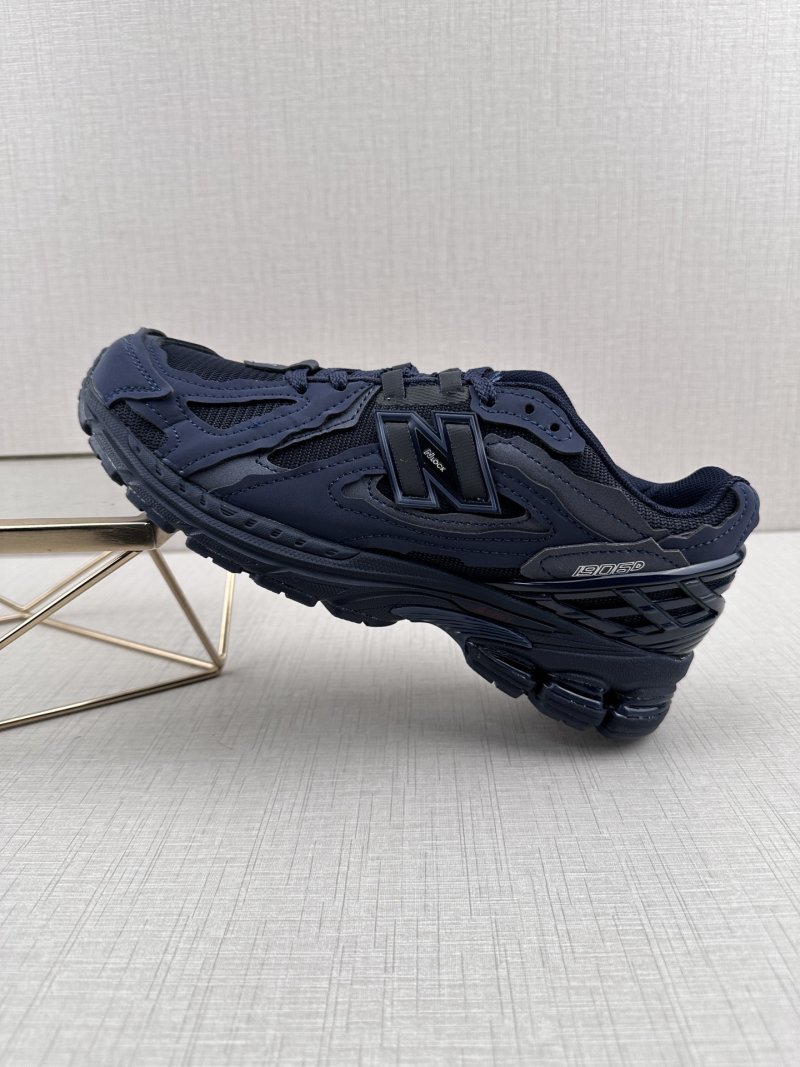 New Balance M1906