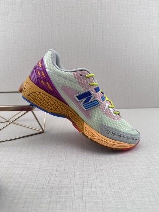 New Balance M1906 view 2