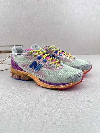 New Balance M1906 view 3