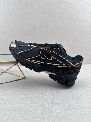 New Balance M1906 view 1