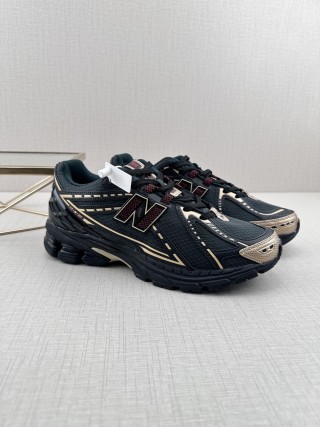 New Balance M1906 view 3