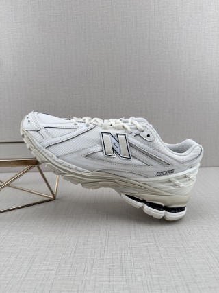 New Balance M1906 view 1