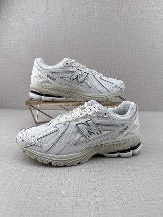 New Balance M1906 view 4
