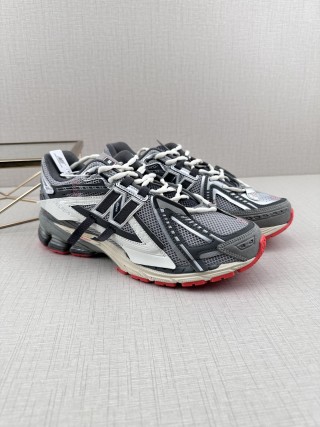 New Balance M1906 view 3