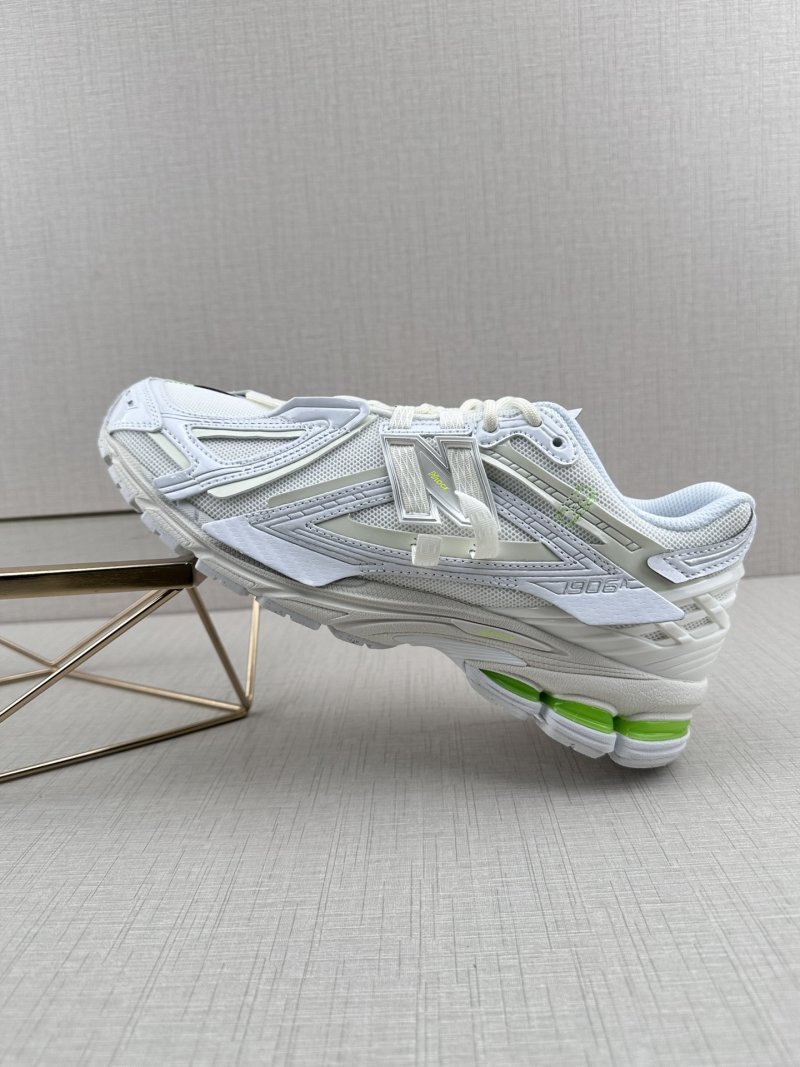 New Balance M1906