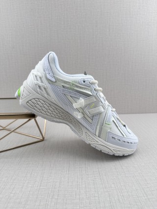 New Balance M1906 view 2