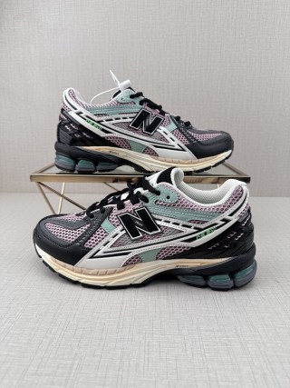 New Balance M1906 view 4
