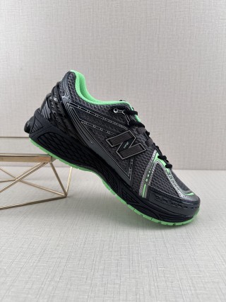 New Balance M1906 view 2