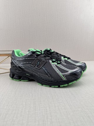 New Balance M1906 view 3