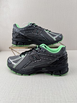 New Balance M1906 view 4