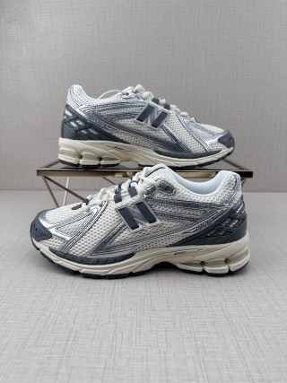 New Balance M1906 view 4