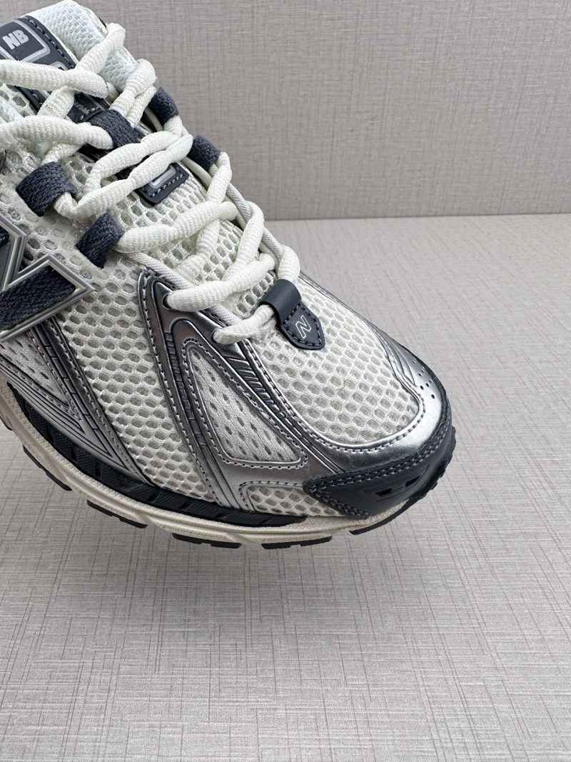 New Balance M1906 view