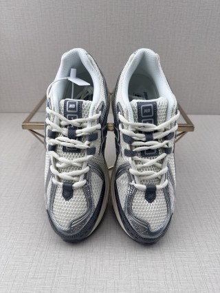 New Balance M1906 view 9
