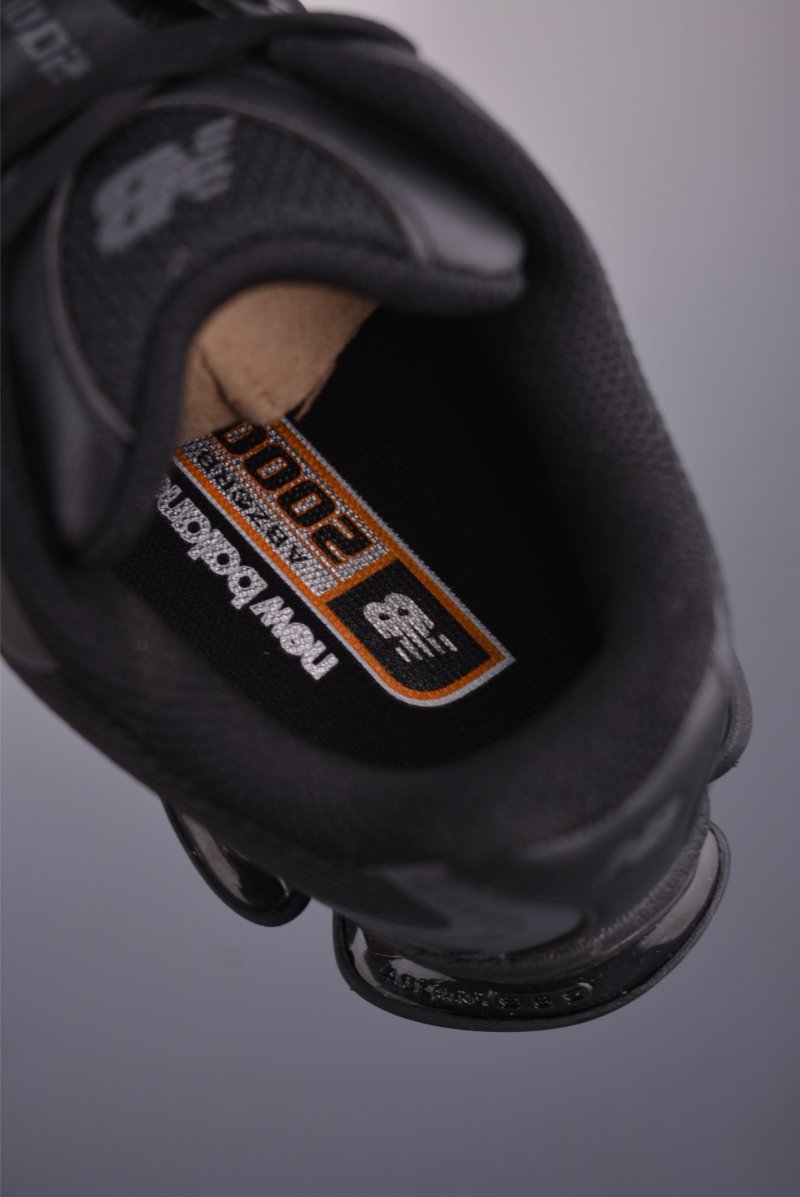 New Balance M2000 view