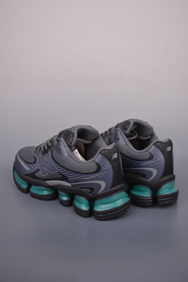 New Balance M2000 view