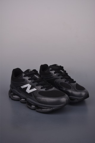 New Balance M2000