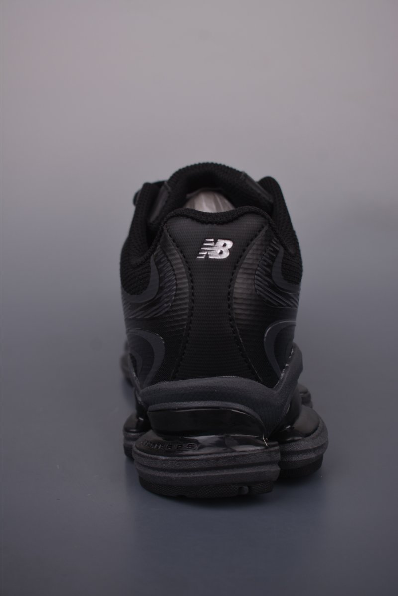 New Balance M2000 view