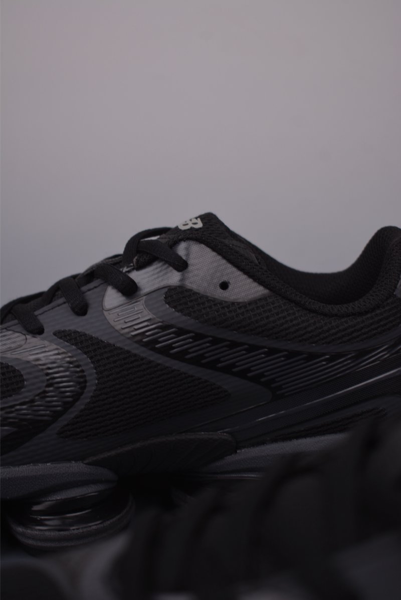 New Balance M2000 view