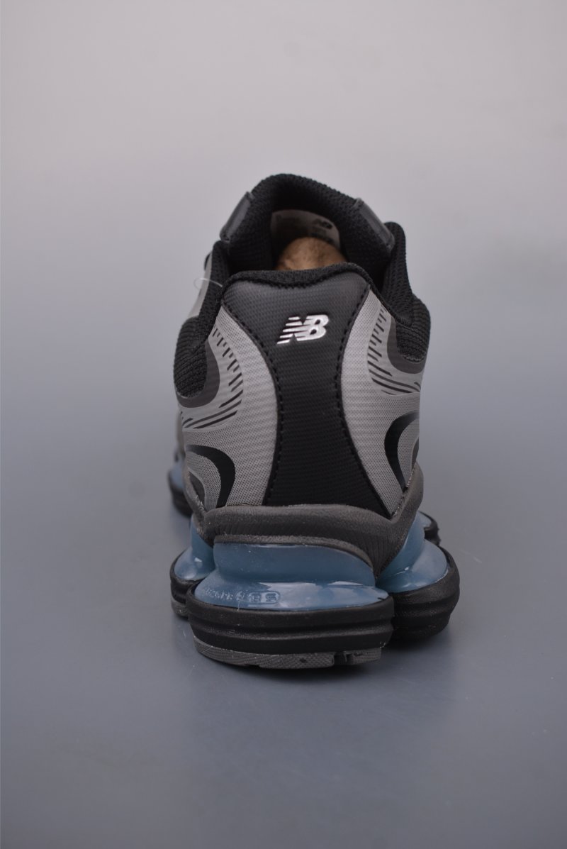 New Balance M2000 view