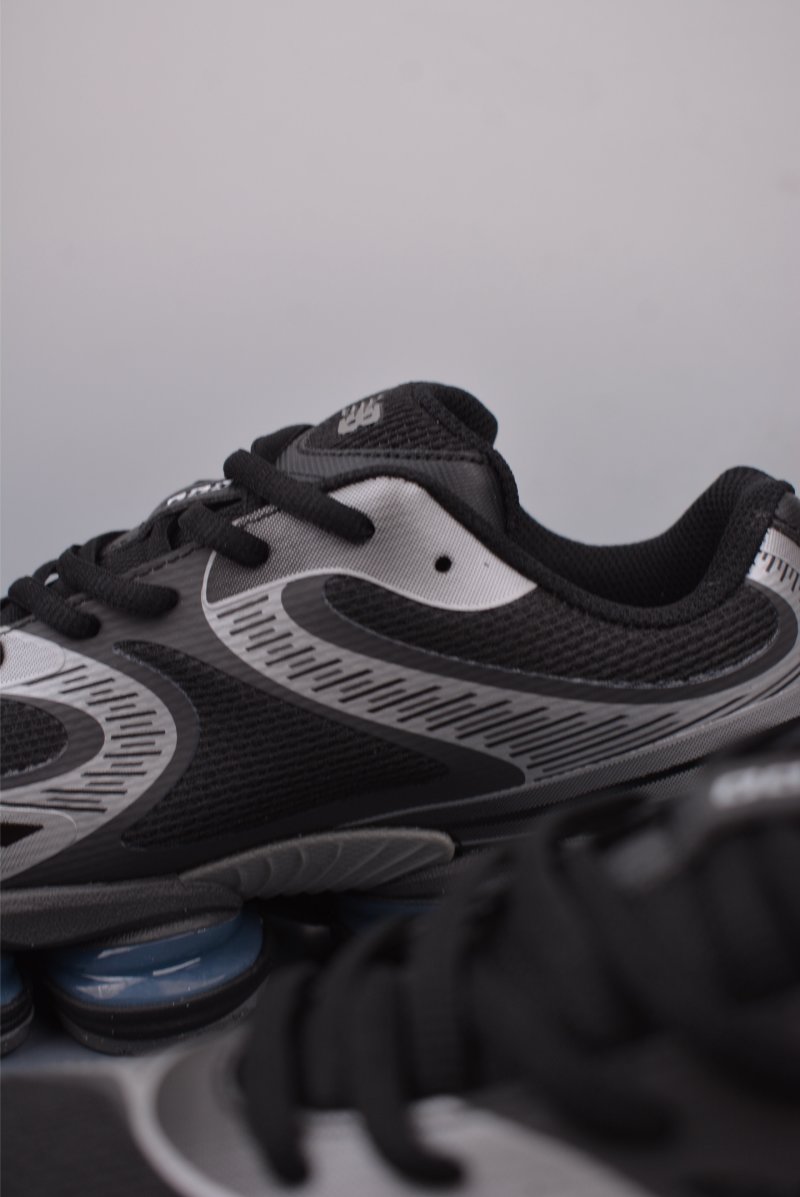 New Balance M2000 view
