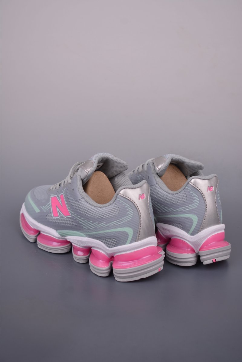 New Balance M2000 view