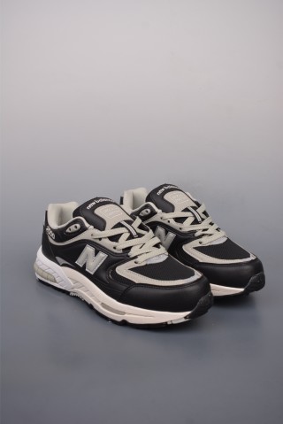 New Balance M2000