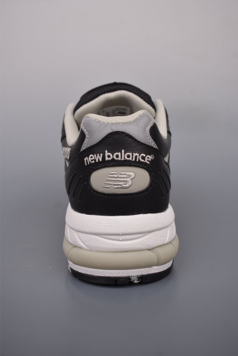 New Balance M2000 view