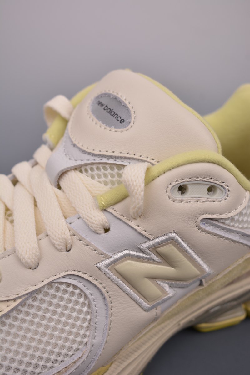 Auralee X New Balance 2002R view