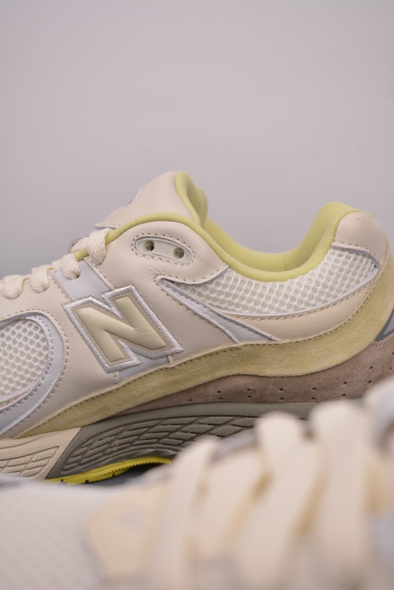 Auralee X New Balance 2002R view