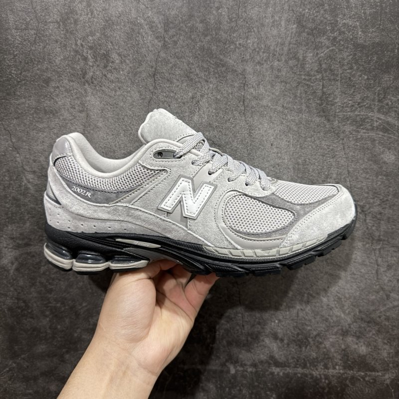 New Balance M2002R 'Grey / Black'