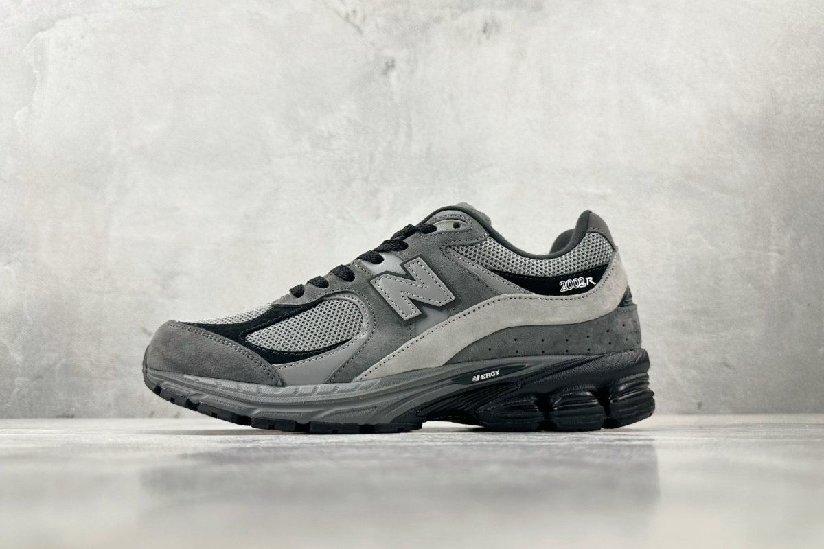 New Balance M2002R 'Grey'