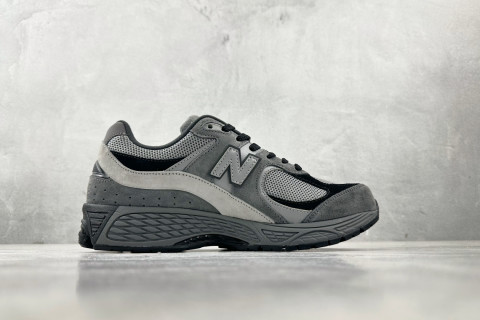 New Balance M2002R 'Grey' view 2