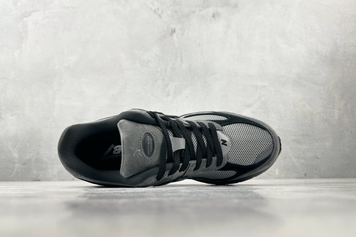 New Balance M2002R 'Grey' view