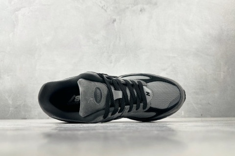 New Balance M2002R 'Grey' view 3