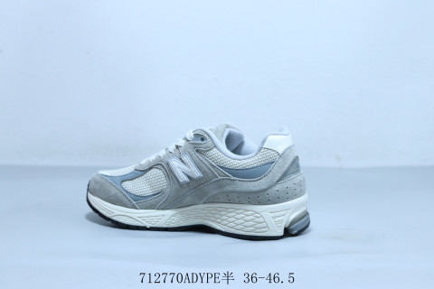 New Balance ML2002 view 2