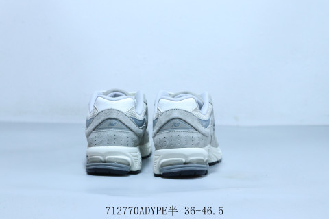 New Balance ML2002 view 3