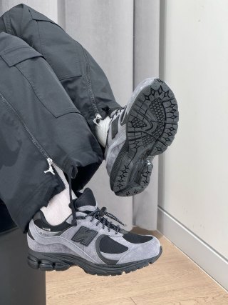 New Balance 2002R view 2