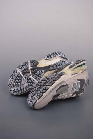 New Balance 2002R view 3