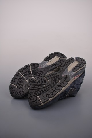 New Balance 2002R view 12