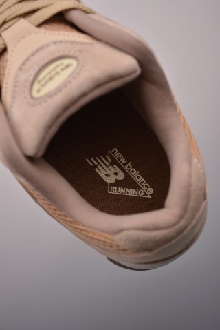 New Balance 2002R view 27