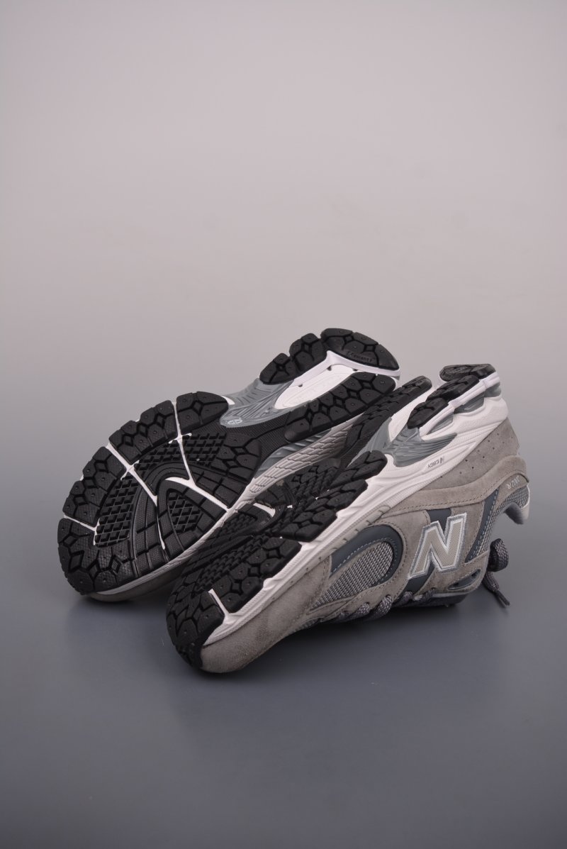New Balance 2002R view