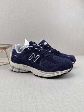 New Balance ML2002 view 3