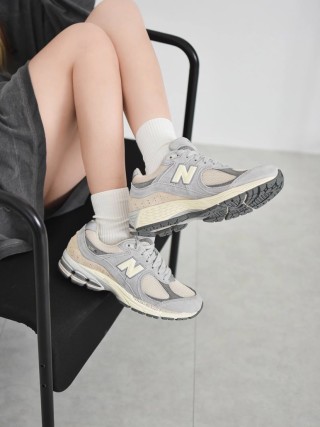 New Balance 2002R 'Rice Grey' view 3